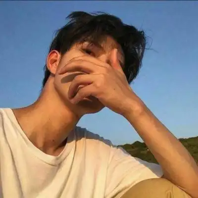 冷酷超拽男生霸气头像有一种嚣张叫无视一切