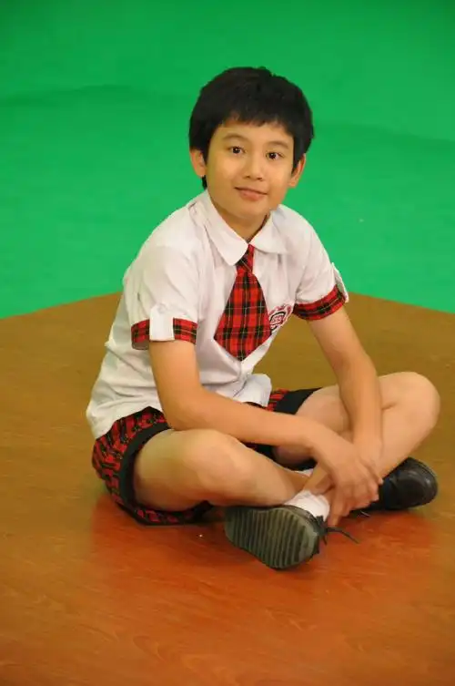 剧集:《快乐酷宝2》  角色:@演员胡先煦- 司徒乐  拍摄时间:2013