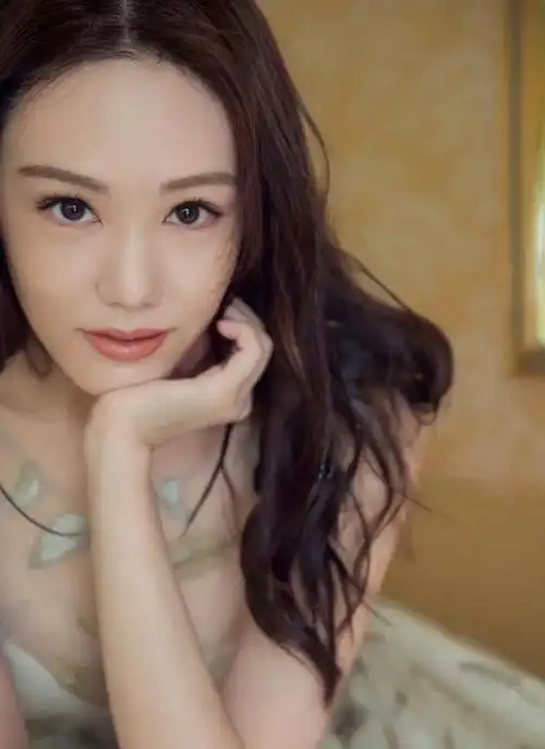 王姬:嫁初恋高峰,儿女双全,风光背后有泪珠