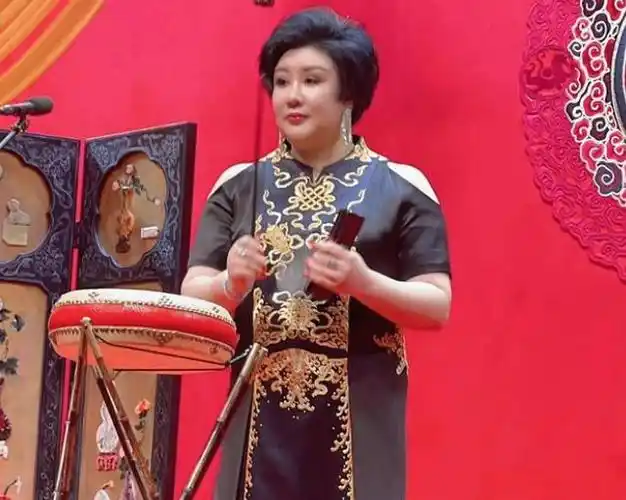 认识王惠的人都清楚,这位曾经在京韵大鼓演出过的著名演员,后来因为