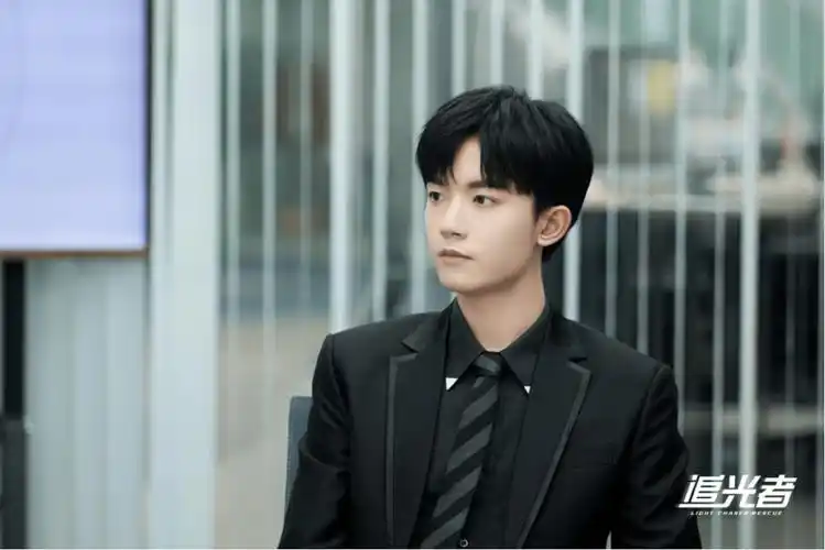 李明德《追光者》收官 追光少年终长成 -影圈焦点新闻的专栏 - 博客