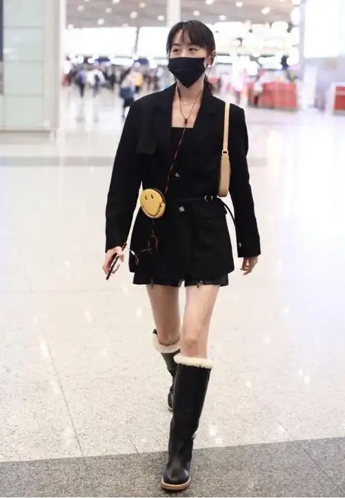 袁冰妍的腿原来这么美穿遮胯毛衣出镜一双长靴不紧不勒更抢眼