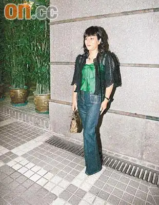 出席已回复自由身的前"上海首富"周正毅妻子毛玉萍的"庆生