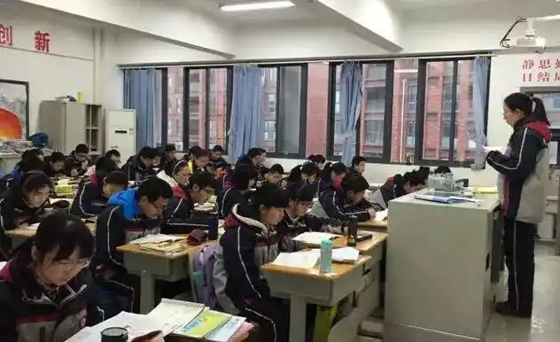 冉冉明星耀我中华深度追踪中华中学首届华星班