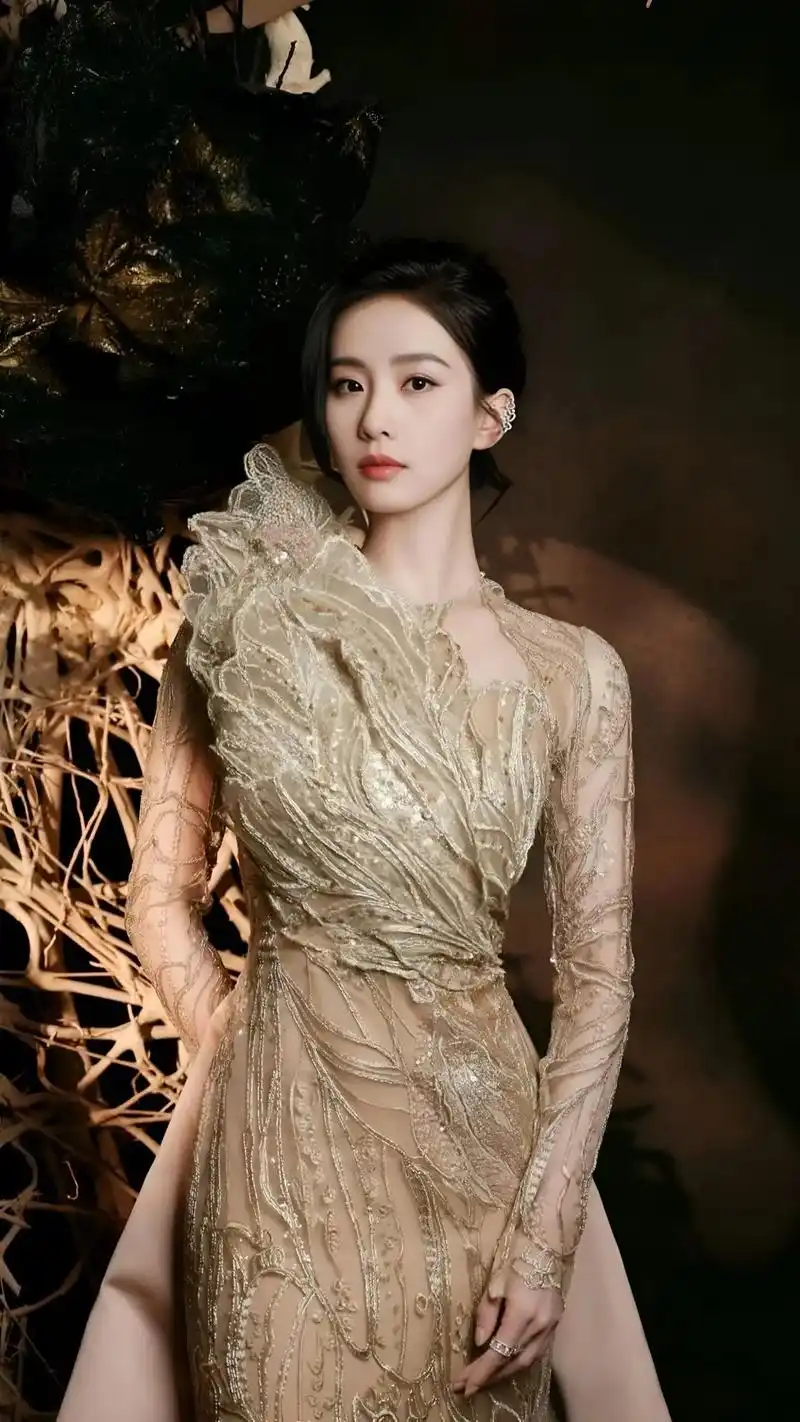 刘诗诗(原名刘诗施),1987年3月10日出生于北京市,中国 - 抖音