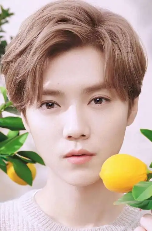 众多男明星十八九岁的照片,一代不如一代是时代滤镜吗?