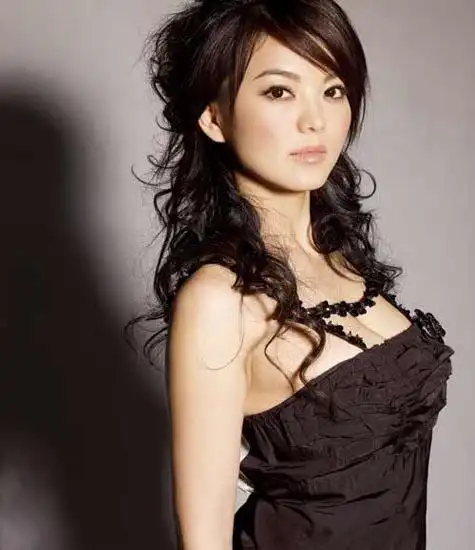 组图:2006十大爆乳女明星"裸露秀"各显神通