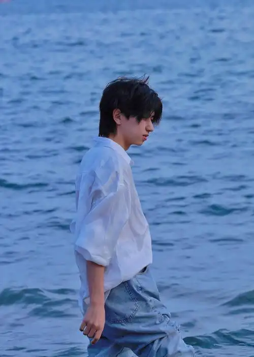 在栈桥拍到的帅哥