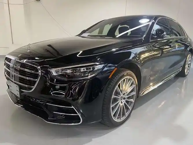 2023款奔驰s级美版轿车实拍