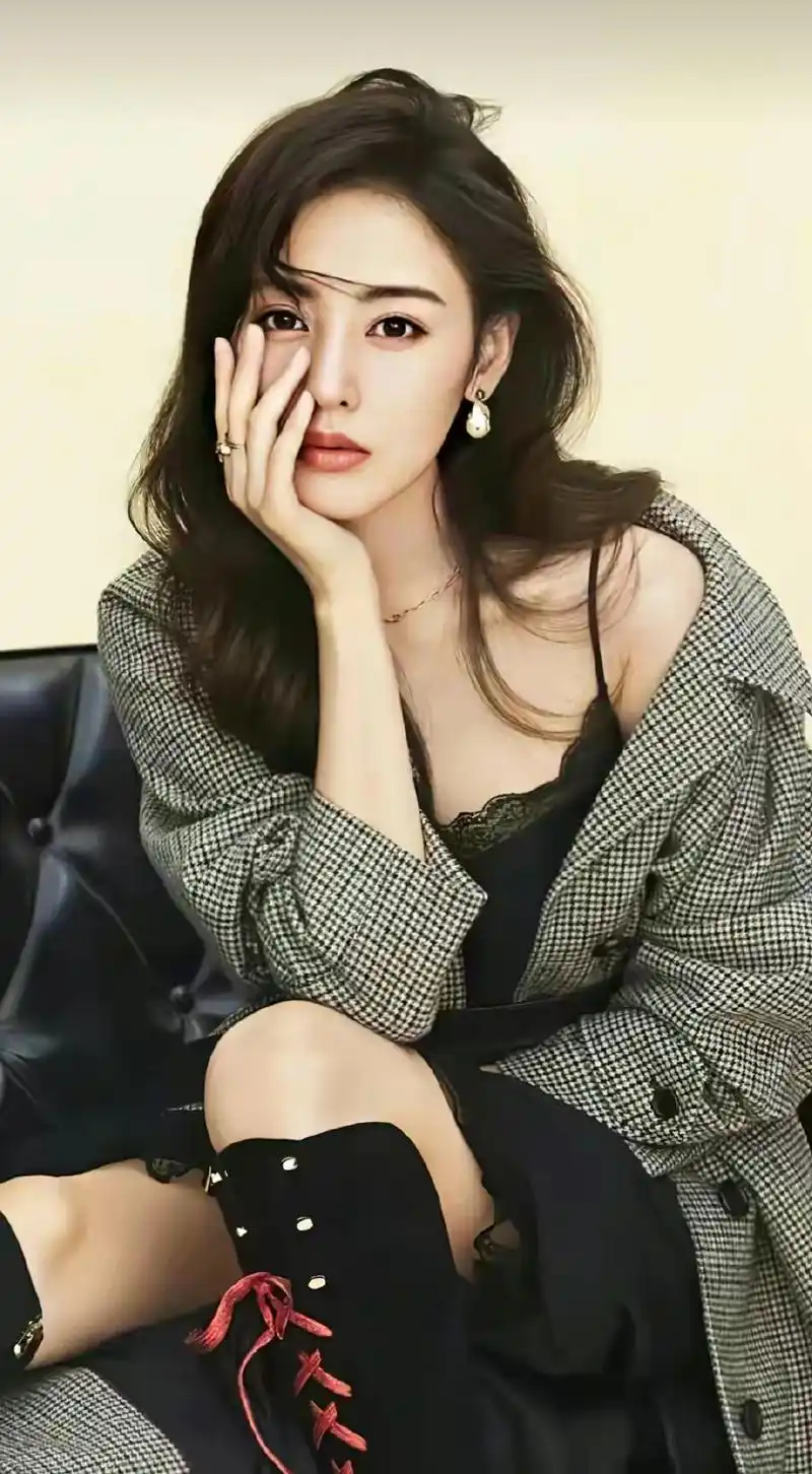 气质美女张天爱