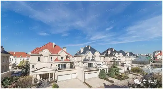 恒大丽宫三期,1.4亿临湖独栋别墅,超大尺度主人层