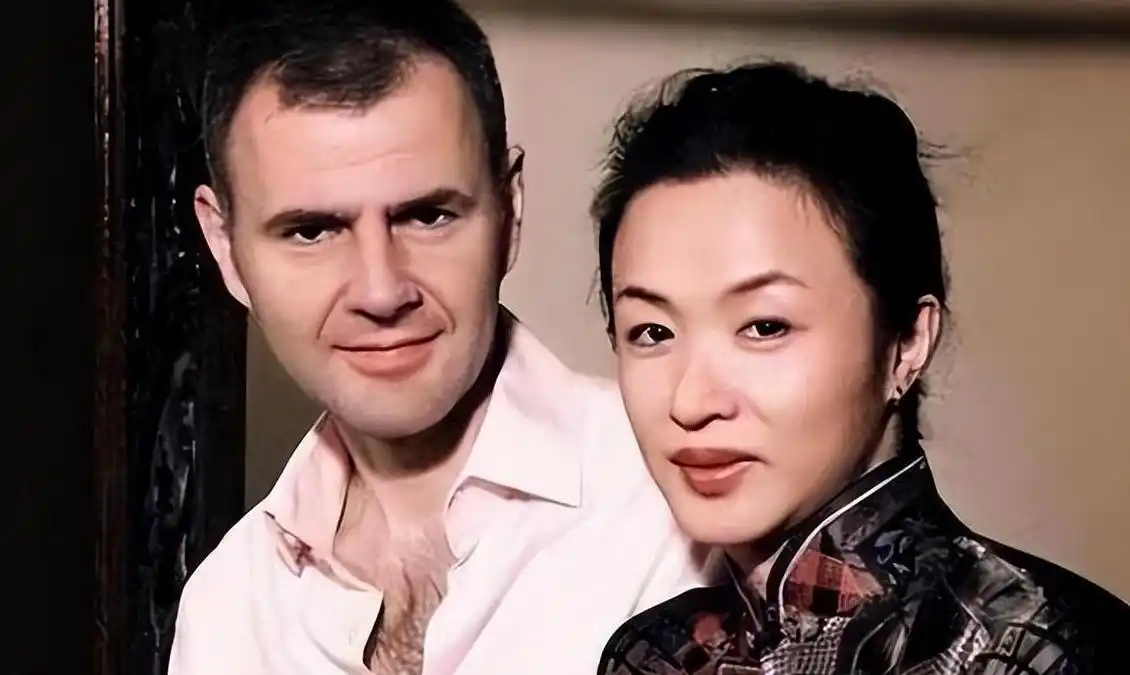 金星又结婚了!之前为3个孩子放弃老公,现在卡点表白老公汉斯