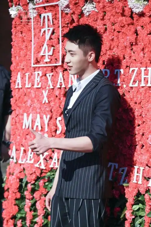 t.zhao时尚秀黄景瑜