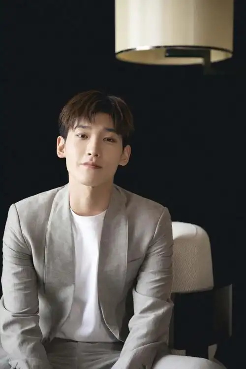 邢昭林最新夏日写真图片,明星,帅气,演员,帅哥,绅士,大陆男明星,邢