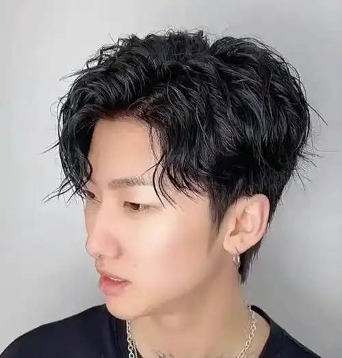 造型品:发泥,发蜡,干胶脸型:瓜子脸,方脸,椭圆脸,圆脸,长度:4-7cm发质