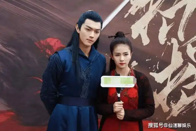 原创许凯白鹿关系曝光亲密互动早有暗示双双取关欲盖弥彰