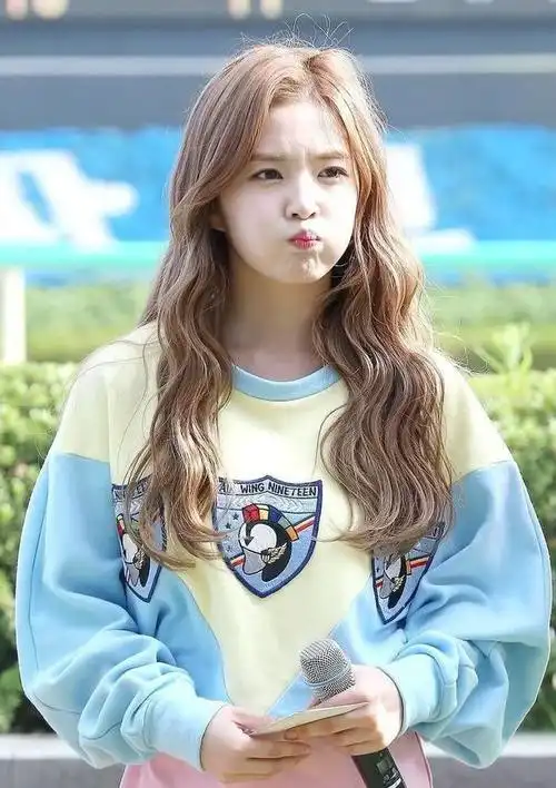 形象管理中,发型也是很重要的一点,一般女团发新歌的时候,每个成员的