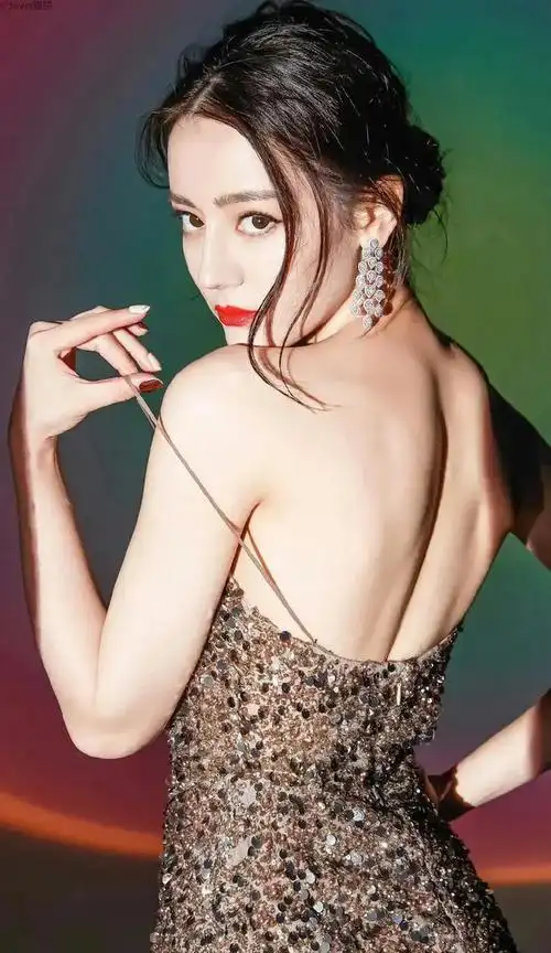 迪丽热巴‖神女降临 ​​​_网易订阅