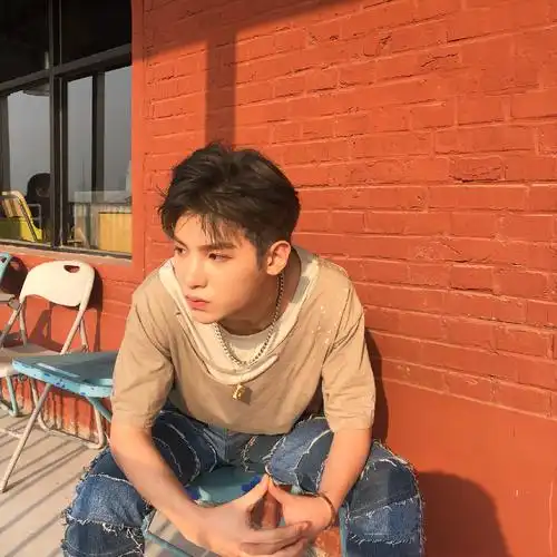 欲· 黄明昊 justin · 头像