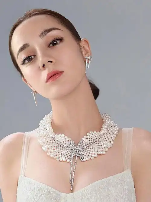 迪丽热巴的缎带之舞珍珠项链