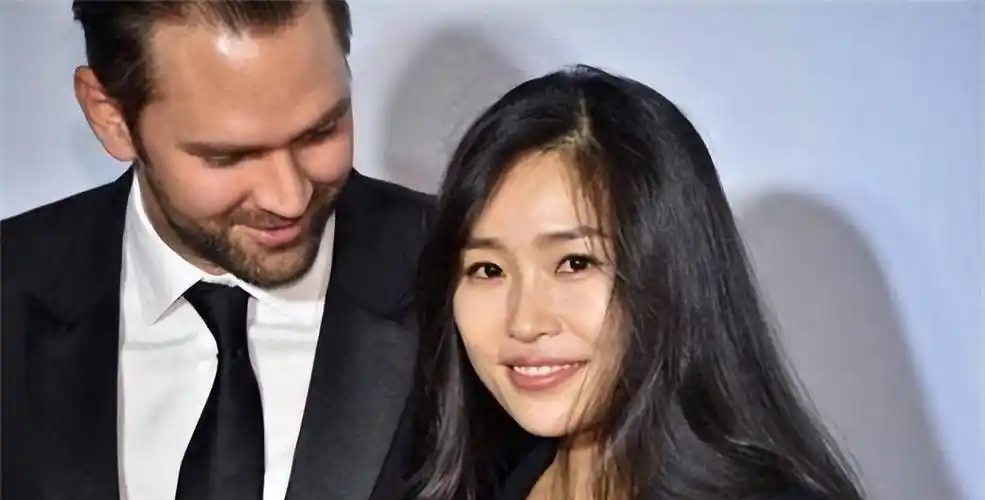 张末:两次目睹父亲张艺谋移情,母亲的悲剧在自己身上重演_肖华_巩俐