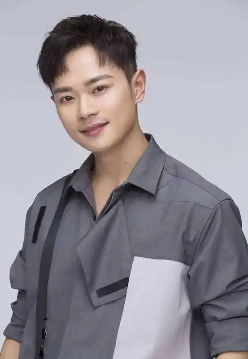 论演技有演技,论资源有资源,论人气有人气,能拍文戏又能拍武戏,观众