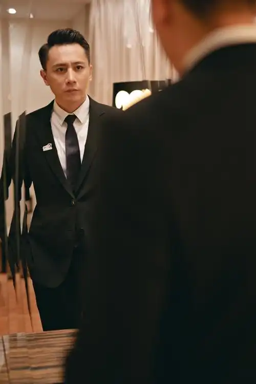 刘烨主演《在远方》 戛纳写真帅气迷人_凤凰网娱乐_凤凰网