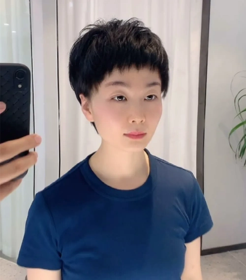 清爽干练的超短发