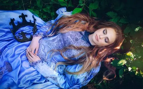 欧美美女魔法森林唯美写真图片桌面壁纸