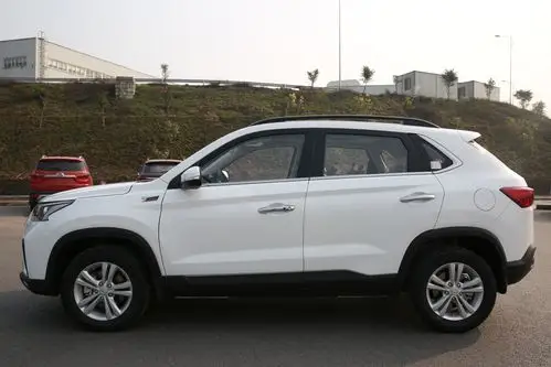 北汽幻速s5正式下线 预售6.98-7.98万_搜狐汽车_搜狐网