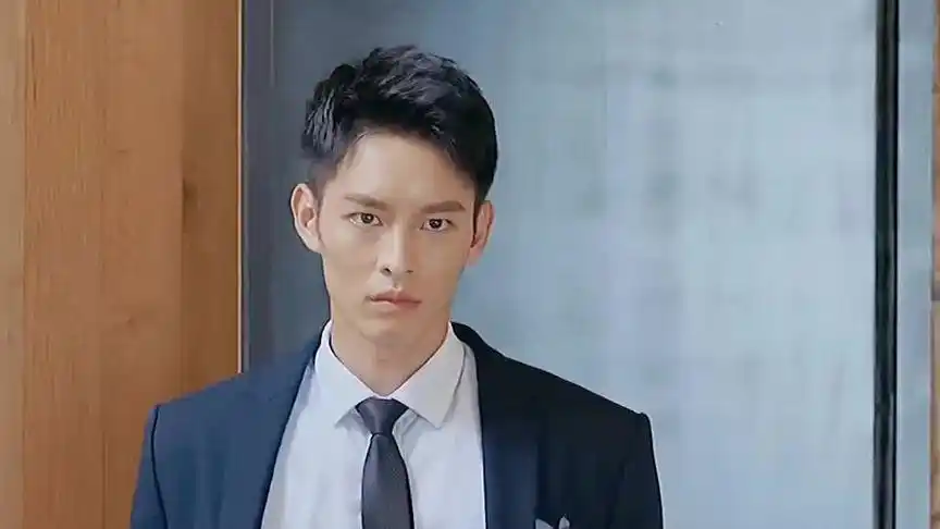 他在逆光中告白#他在逆光中告白厉腾  更新!