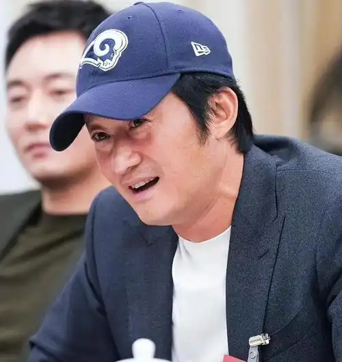 明星素颜现身人民大会堂,吴京脸红脖子粗,陈道明生图真实|周迅|段奕宏