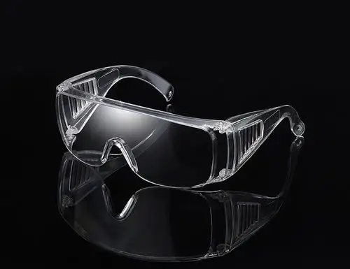 戴护目镜复工更安心诺亚一条生活馆