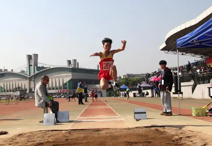 嵊州市第二十届中小学生田径运动会圆满落幕