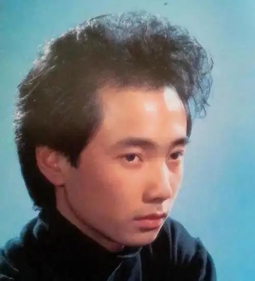 18岁的吴京忍了,18岁的沈腾忍了,看到18岁的雷佳音真的绷不住了