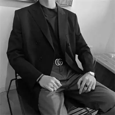 黑白头像男真人成熟图片