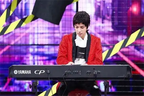 华晨宇怒了官宣演唱会却因拒绝月经羞耻上热搜气的飙脏话