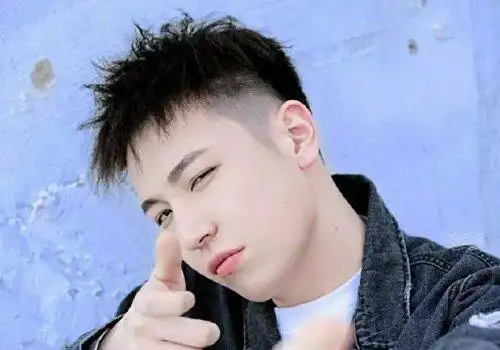 中年男士发型不怕简单就怕不够显瘦 圆脸男胖子适合什么发型看图片