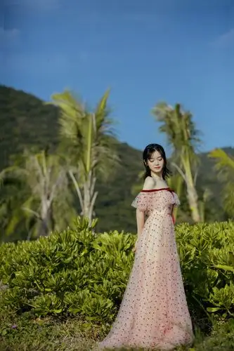 金雯昕生日写真曝光 灵动笑靥甜力值max