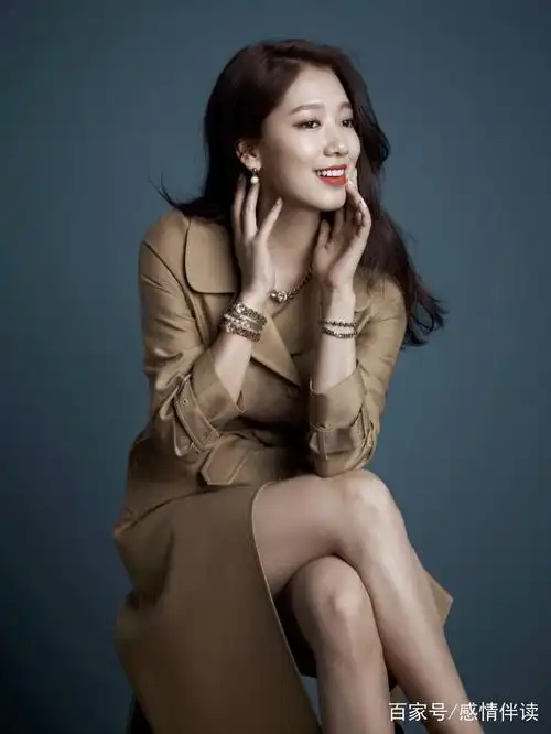 韩国人气美女演员朴信惠