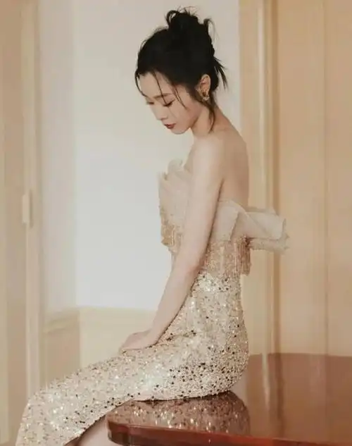 宋轶穿旗袍夺魂a4腰白敬亭有福完美腰臀比让人羡慕
