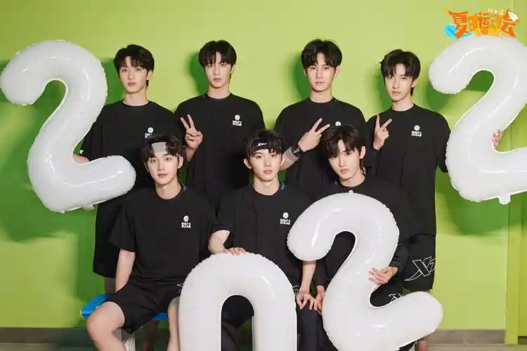 6/ 92022tf家族的夏日运动会正式上线!时代少年团的运动会合照释出!