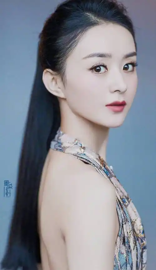 赵丽颖长相分析:三个圆脸长相变美思路,圆脸女孩必看_嘴唇_五官_时尚