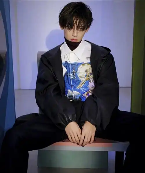 小鬼真的帅爆了