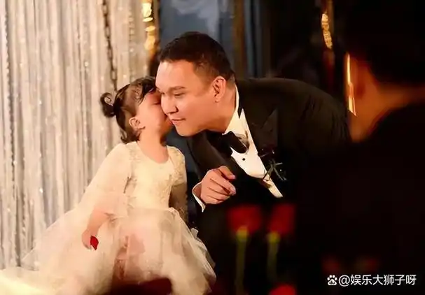 实际上,早在2017年初,他们两人就已领取了结婚证,但是还未举办婚礼