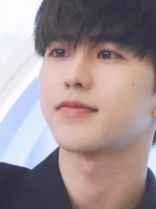 蔡徐坤  这是小猪猪[doge][doge][doge]我的宝宝这样的蔡徐坤我只想