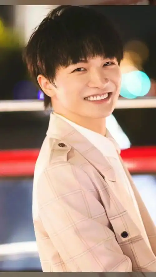 周深 愿你每天带著满满的笑容,做自己喜欢的自己.-娱乐视频-搜狐势档