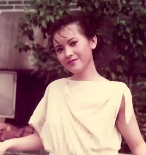 姜大卫老婆曝蓝洁瑛精神失常,疯浪传闻背后 残酷真相触目惊心