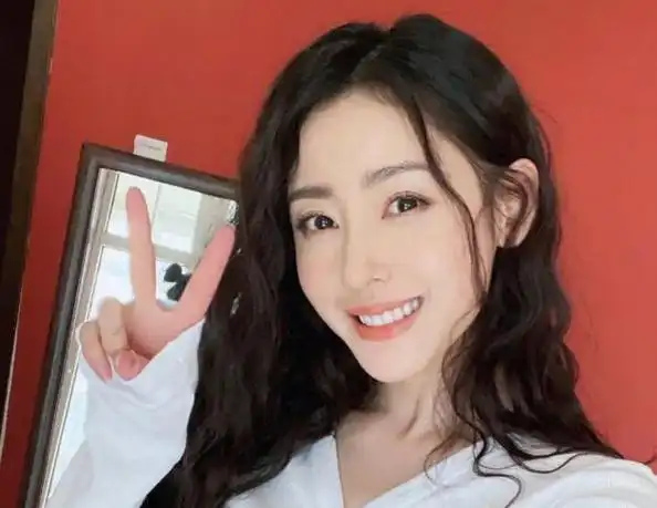 张天爱:为接戏三改年龄,被张艺谋一句话戳穿,背后到底有没金主