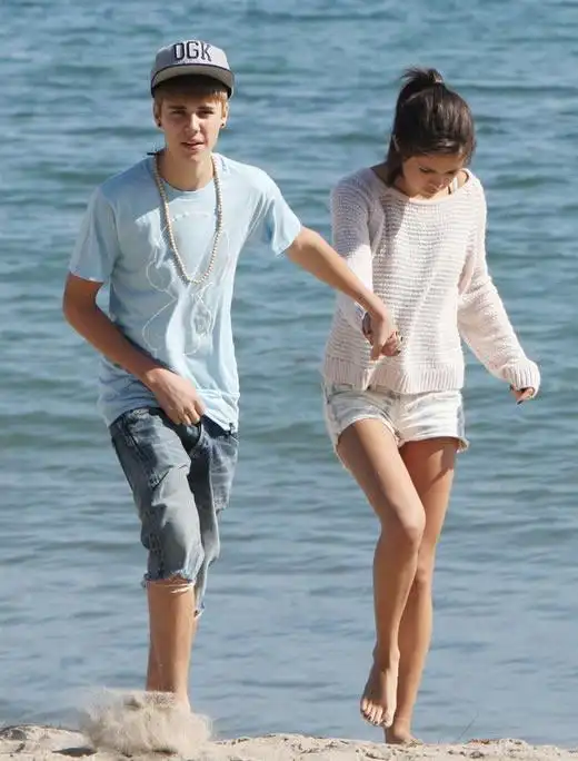 好莱坞明星小情侣贾斯汀·比伯(justin bieber)和